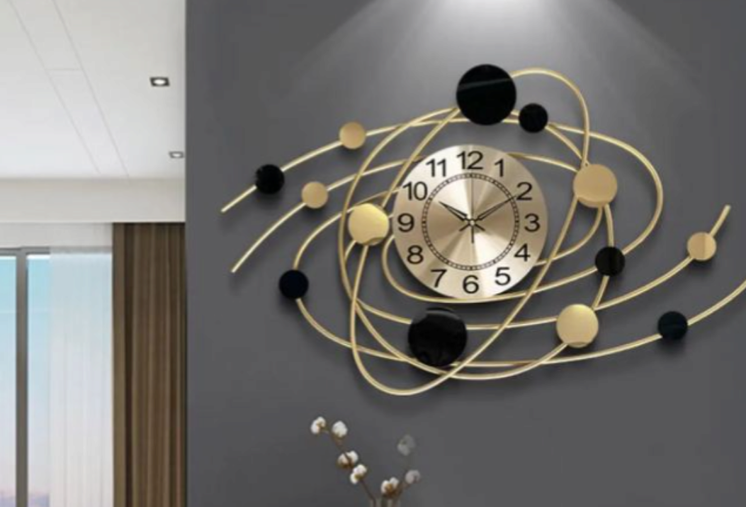 Вплив дизайну настінного годинника на атмосферу в приміщенні: вибір стилю та кольору